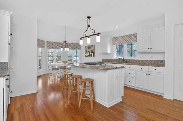 915 Rock Spring Road, Naperville, IL 60565