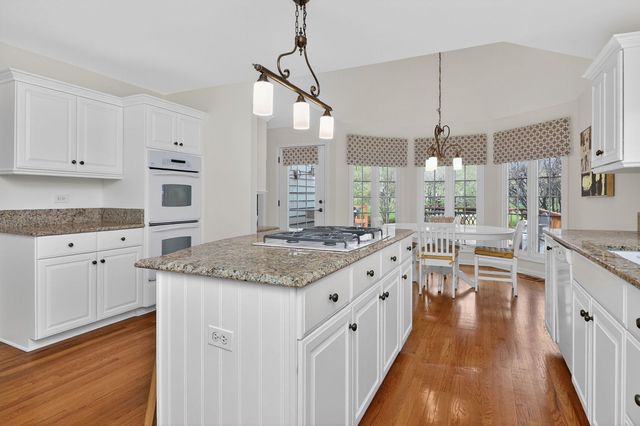 915 Rock Spring Road, Naperville, IL 60565