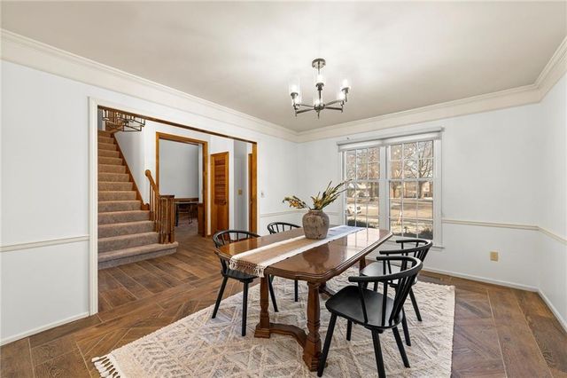 205 NE Shoreview Drive, Lee's Summit, MO 64064