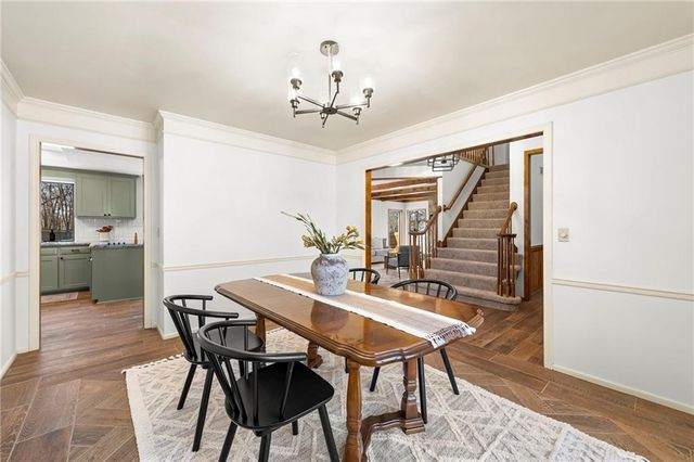 205 NE Shoreview Drive, Lee's Summit, MO 64064