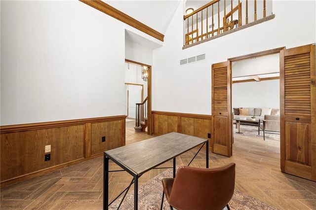 205 NE Shoreview Drive, Lee's Summit, MO 64064