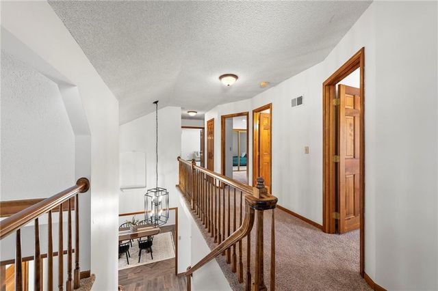 205 NE Shoreview Drive, Lee's Summit, MO 64064