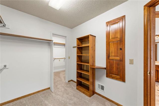 205 NE Shoreview Drive, Lee's Summit, MO 64064