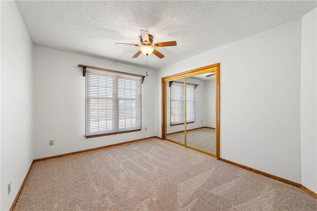 205 NE Shoreview Drive, Lee's Summit, MO 64064