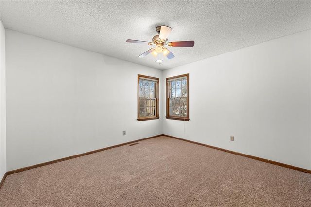 205 NE Shoreview Drive, Lee's Summit, MO 64064