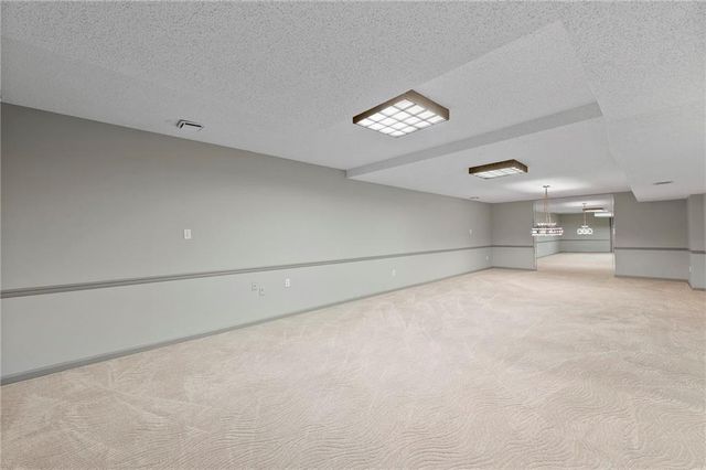 205 NE Shoreview Drive, Lee's Summit, MO 64064