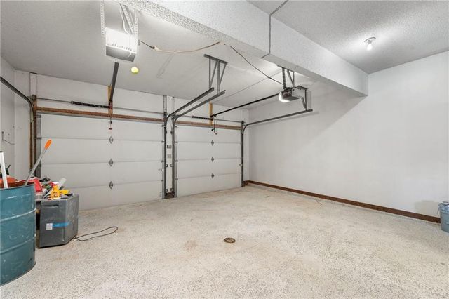 205 NE Shoreview Drive, Lee's Summit, MO 64064