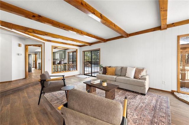 205 NE Shoreview Drive, Lee's Summit, MO 64064