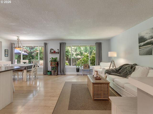 8313 Se JENNINGS Ave, Milwaukie, OR 97267