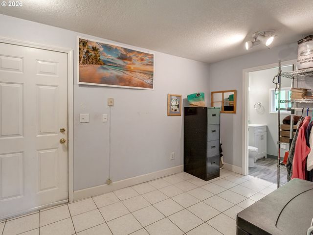 8313 Se JENNINGS Ave, Milwaukie, OR 97267