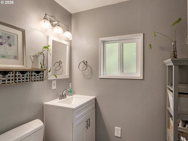 8313 Se JENNINGS Ave, Milwaukie, OR 97267