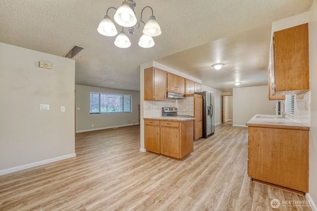 20828 116th Avenue SE, Kent, WA 98031