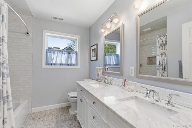 15 Framingham Lane, Shoreham, NY 11786