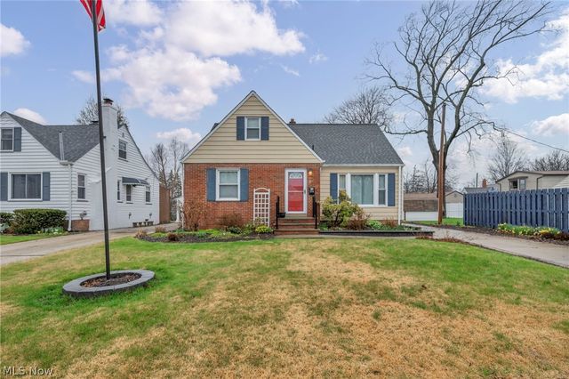 174 E 286th Street, Willowick, OH 44095