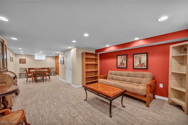 174 E 286th Street, Willowick, OH 44095