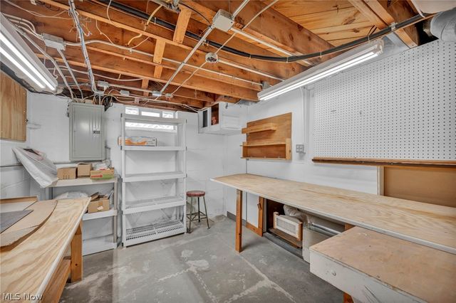 174 E 286th Street, Willowick, OH 44095