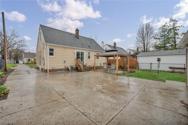 174 E 286th Street, Willowick, OH 44095