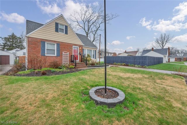 174 E 286th Street, Willowick, OH 44095