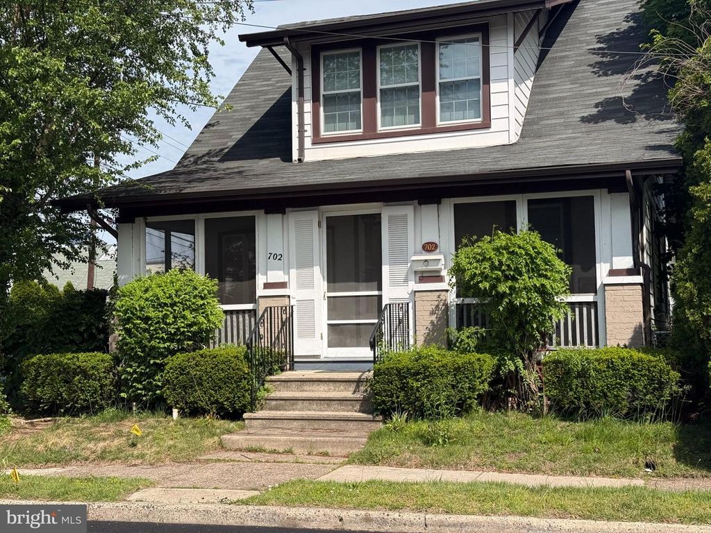 702 E HOWELL ST, Hamilton, NJ 08610
