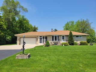 1406 E Oakwood ROAD, Oak Creek, WI 53154