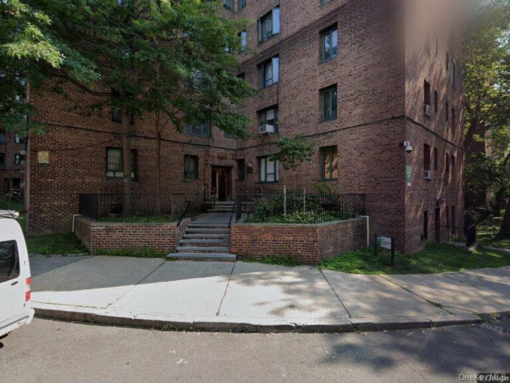 2075 Saint Raymond Avenue 2D, Bronx, NY 10462