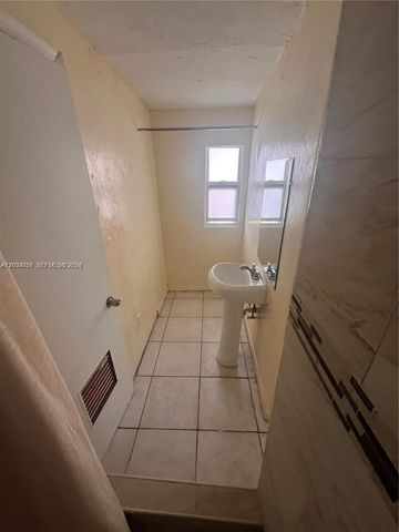 13215 NW 19th Ave 1, Miami, FL 33167