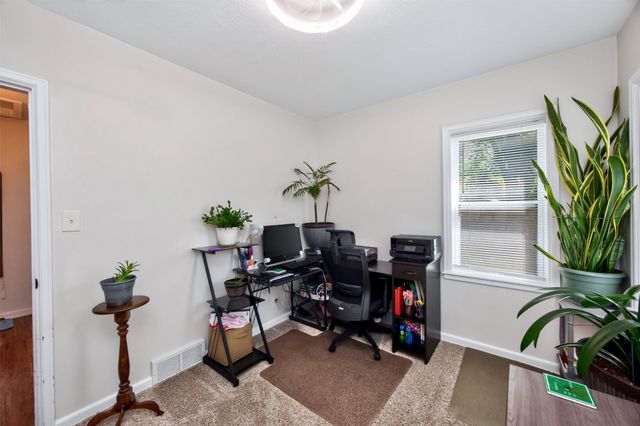 347 E Edison Avenue, Des Moines, IA 50315