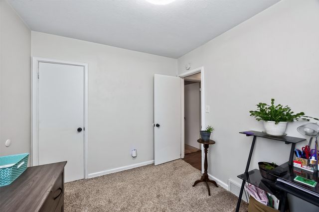 347 E Edison Avenue, Des Moines, IA 50315