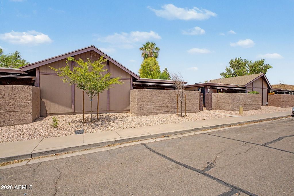 924 S HACIENDA Drive A, Tempe, AZ 85281 — photo 2