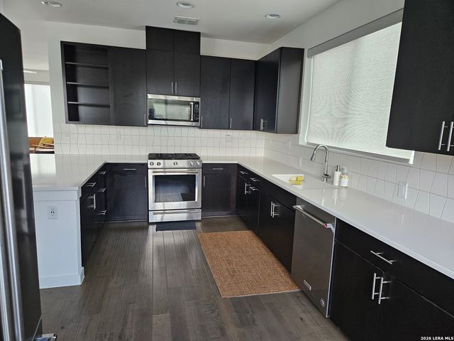 102 Tendick, San Antonio, TX 78209