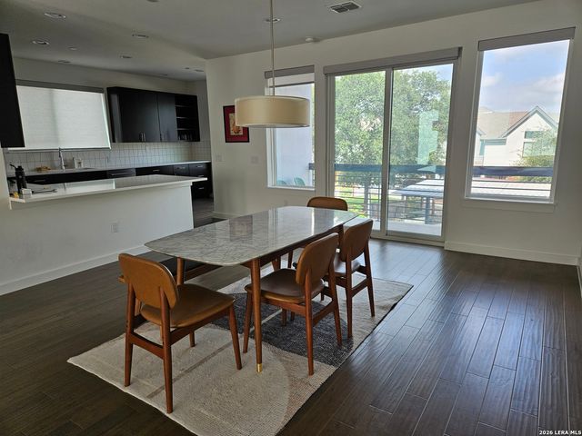 102 Tendick, San Antonio, TX 78209