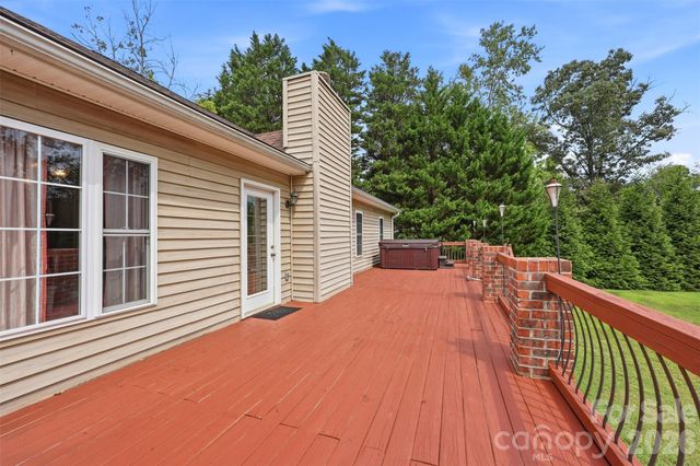 199 Bethlehem Manufacturing Lane, Hickory, NC 28601