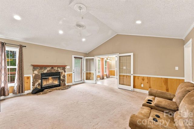 199 Bethlehem Manufacturing Lane, Hickory, NC 28601