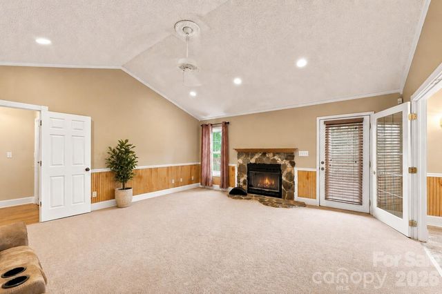 199 Bethlehem Manufacturing Lane, Hickory, NC 28601