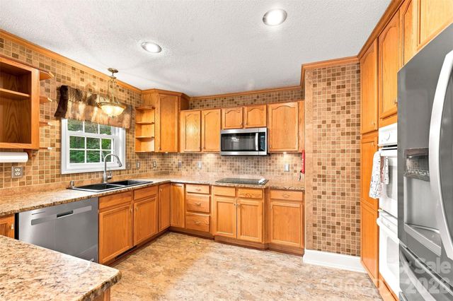 199 Bethlehem Manufacturing Lane, Hickory, NC 28601