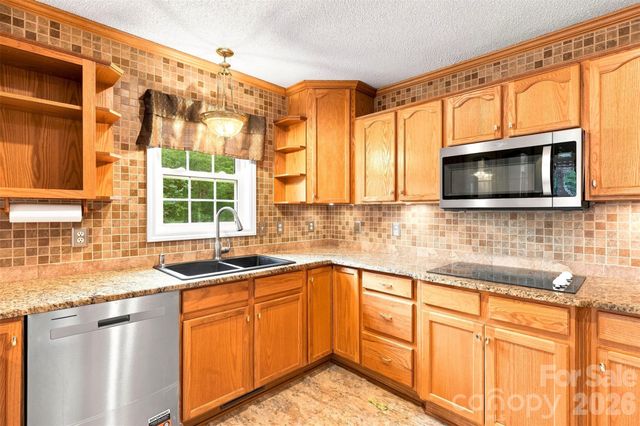 199 Bethlehem Manufacturing Lane, Hickory, NC 28601