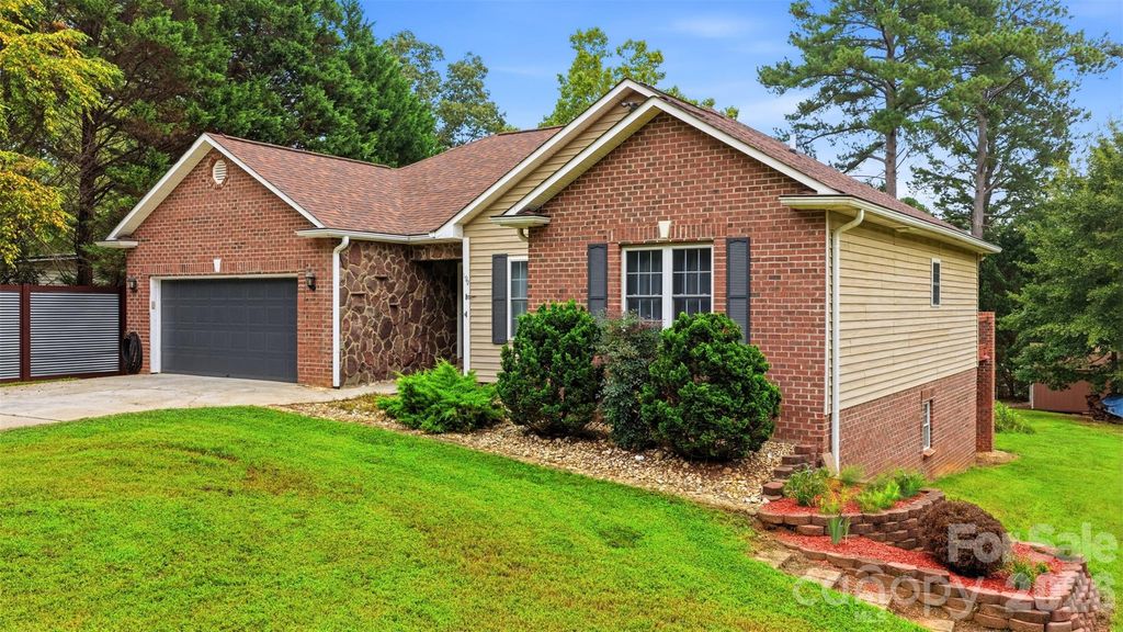 199 Bethlehem Manufacturing Lane, Hickory, NC 28601