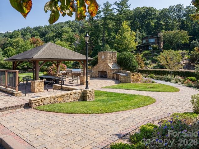 19 Keeping Kyle Crossing, Asheville, NC 28804