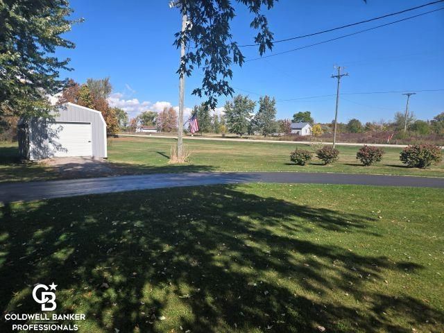 10103 Beard Road, Avoca, MI 48006