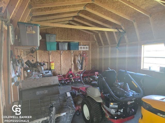 10103 Beard Road, Avoca, MI 48006