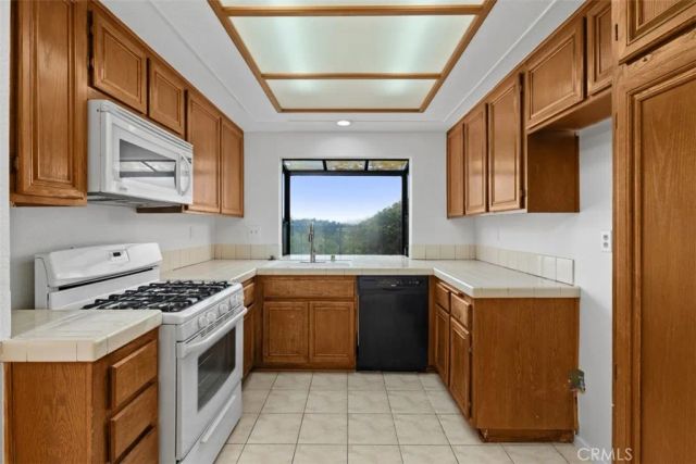 1634 Via Estrella, Pomona, CA 91768