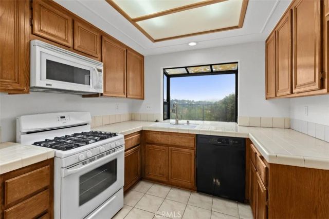1634 Via Estrella, Pomona, CA 91768