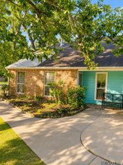 10914 Red Oak Dr, Baton Rouge, LA 70815
