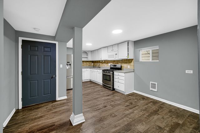 5540 S Honore Street, Chicago, IL 60636