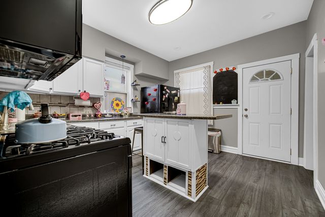 5540 S Honore Street, Chicago, IL 60636