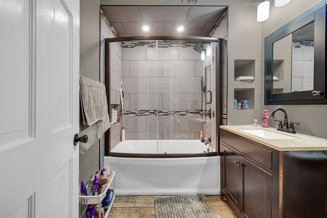 5540 S Honore Street, Chicago, IL 60636