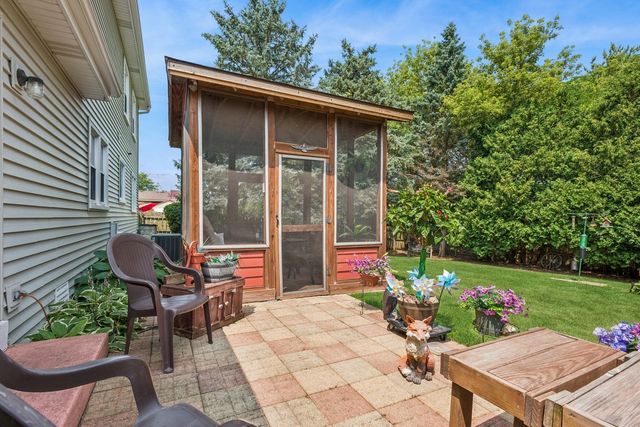 5306 W Winding Creek Drive, Mchenry, IL 60050