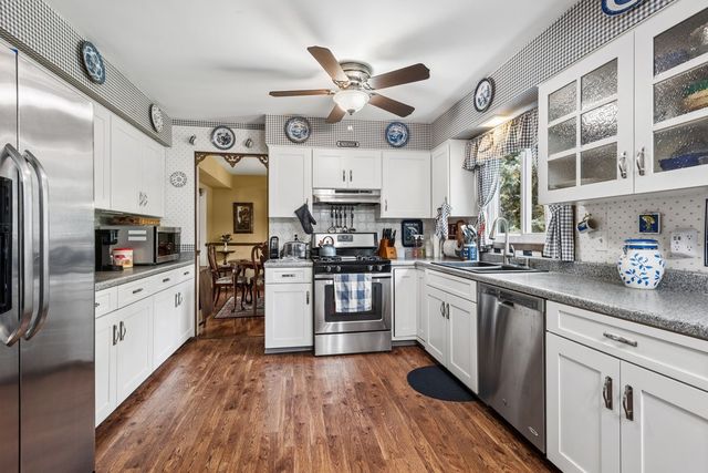 5306 W Winding Creek Drive, Mchenry, IL 60050