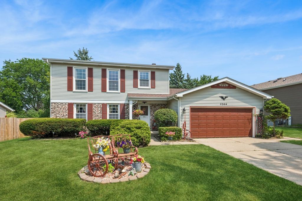 5306 W Winding Creek Drive, Mchenry, IL 60050