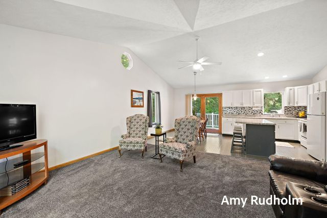 9262 Leonard Street, Polkton Twp, MI 49404
